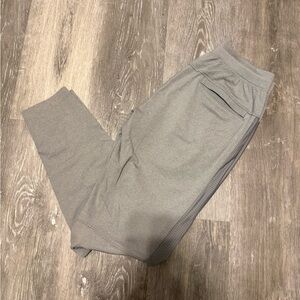lululemon athletica men’s Train lifting/ workout joggers. Gray size S.